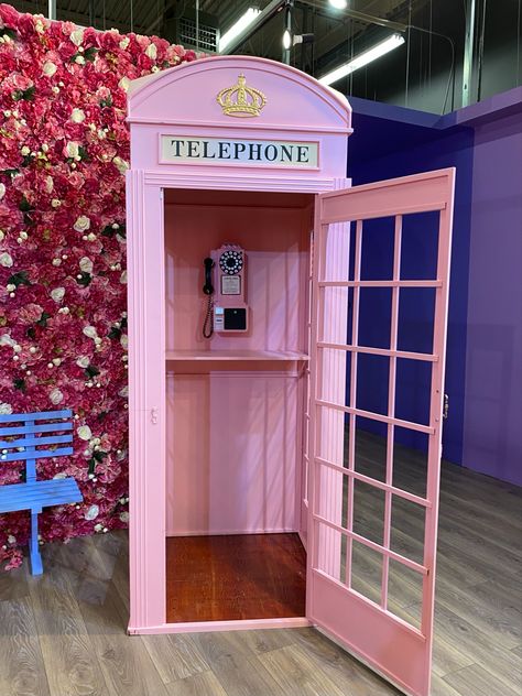 Pink Telephone Booth, Pink Telephone, London Phone Booth, Booth Diy, London Theme, Audio Guest Book, Art Studio Design, Telephone Booth, Salon Suites