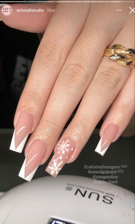 Coffin French Tip Nails Christmas, Birthday Pic Outfits, Christmas Nails Pink And White Glitter, Medium Length Acrylic Nails Square Christmas, Christmas Nails Simple Classy Coffin, White Nude Christmas Nails, Simple Christmas Nails Winter White, Pink Christmas Nails French Tips, White Nails With Designs Christmas