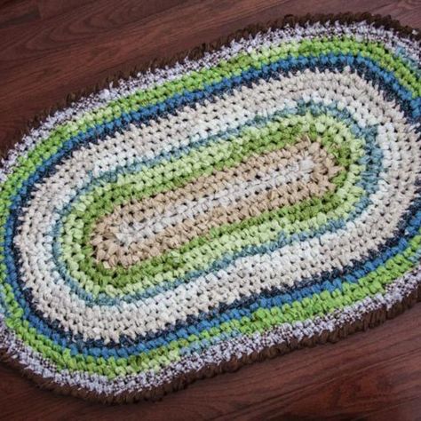 Crochet An Oval, Crochet Rug Patterns Free, Double Ended Crochet, Rag Rug Tutorial, Crochet Rag Rug, Doily Rug, Rug Tutorial, Oval Rug, Crochet Rug Patterns