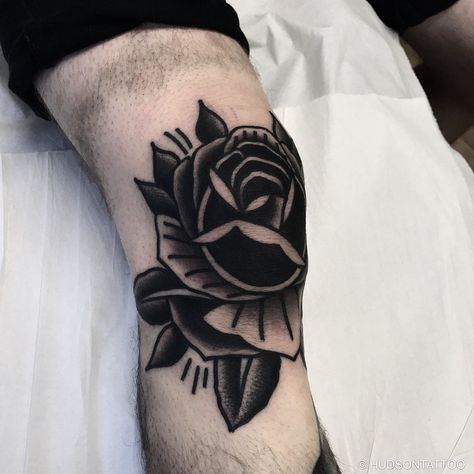 Lock Key Tattoos, Black And Grey Rose Tattoo, Tattoo Knee, Key Tattoos, Key Tattoo, Skeleton Hand Tattoos, Elements Tattoo, Traditional Roses, Omerta Tattoo