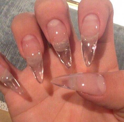 Jelly Nails Trends Ideas To Inspired '90s Soul | Blog - Sugar&Vapor #acrylicnailstrends Torturi Baby Shower, Clear Acrylic Nails, Nagellack Trends, Kylie Jenner Outfits, Glass Nails, Jelly Nails, Nail Swag, Clear Nails, Manicure Y Pedicure