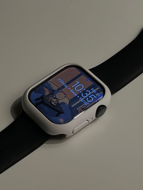 Apple Watch Fashion, Tech Aesthetic, Apple Watch Wallpaper, Apple Watch Faces, Girly Accessories, Iphone Accessories, New Gadgets, Apple Products, Lany