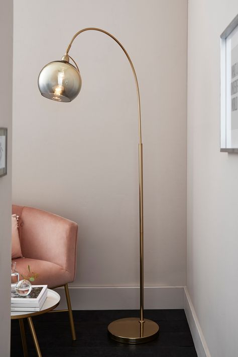 Floor Lamps Uk, Stylish Floor Lamp, Lamp Makeover, Gold Floor Lamp, Floor Lamps Living Room, Gold Lamp, Design Salon, Lampe Decoration, Wall Ceiling Lights