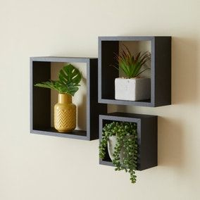 Unique Wall Shelves Bedroom, Sqaure Wall Shelves, Square Shelf Ideas, Square Floating Shelves Cubes, Black Floating Shelves Bedroom, Square Shelves Decor Cubes, Wall Cubes Ideas Decor, Cube Shelves Decor, Square Shelf Decor