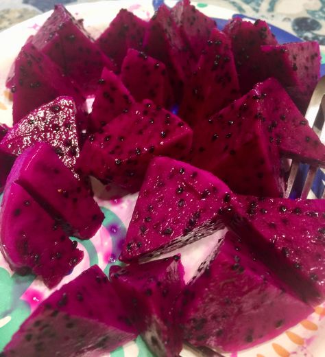 Purple Dragon Fruit, White Dragon Fruit, Dragon Fruit Flower, How To Grow Dragon Fruit, Food Esthetics, Dragon Fruit Cactus, Dragon Fruit Plant, Red Dragon Fruit, Bday Shoot