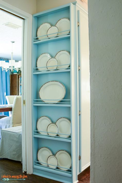 Easy to Customize Instructions on How to Build a Wall Mounted Plate Rack | Step-by-Step Photo Tutorial Tureholm Castle Plate Rack, Plate Rack Ideas, Wall Mounted Plate Rack, Diy Ledge, Cabinet Plate Rack, Wall Mount Plate Rack, Wooden Plate Rack, Plate Rack Wall, Diy Plate Rack