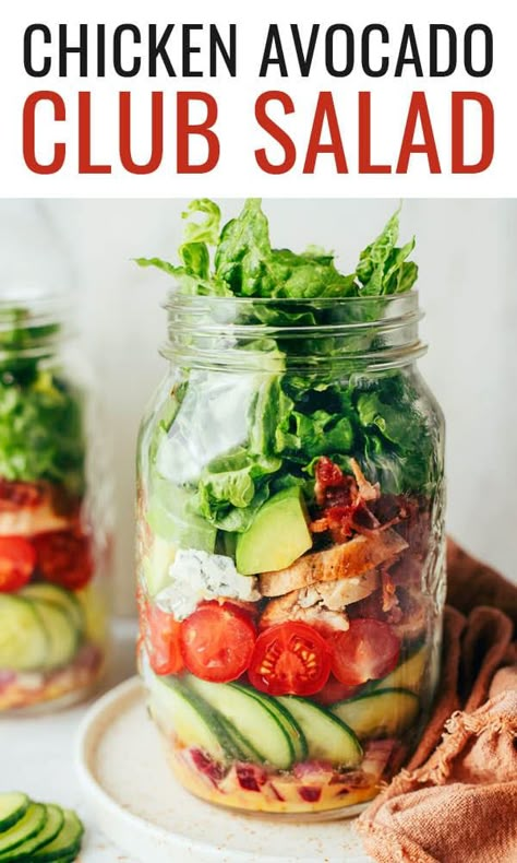 Mason Jar Pasta Recipes, Prepped Salads, Chicken Salad Jar Recipe, Mason Jar Salads With Chicken, Mason Jar Lunch Ideas, Bbq Chicken Mason Jar Salad, Pasta Salad In A Jar, Salad In A Mason Jar Healthy, Chicken Mason Jar Salad