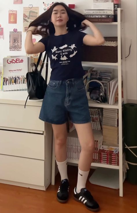 Outfits 00s Style, Boy Outfits Summer, Japan Summer Outfit, Girl Outfits Summer, Europe Fits, Campus 00, 1950s Vintage Fashion, 00s Style, Aesthetic Baby