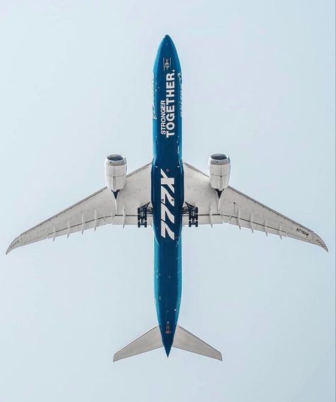 777x Boeing, Boeing 777 Wallpaper, Aviation Aesthetic, Aeroflot Airlines, Woman Pilot, Boeing 777x, Plane Pictures, Luxury Jets, Aviation Training