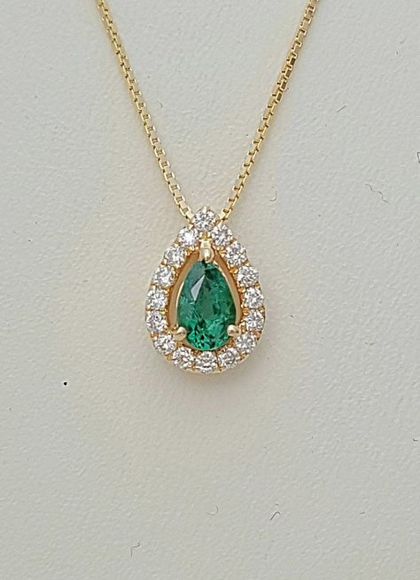 Slytherin Wedding, Necklaces For Her, Pear Shaped Pendant, Pendant Diamond, Packing Jewelry, Natural Gemstone Jewelry, Halo Pendant, Emerald Pendant, Emerald Necklace