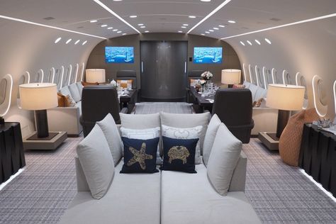 #TakeoffTuesday Traveling this Turkey Day? This 787-8 has enough room to host a family of 40. #luxury #aviation #privatejet #privateaviation #luxurytravel #thanksgiving Jets Privés De Luxe, Million Dollar Rooms, Hospitality Photography, Private Jet Interior, Jet Privé, Luxury Jets, Luxury Hospitality, Luxury Private Jets, Private Plane