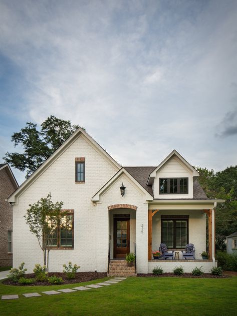 Cottage House Exterior, Brick Cottage, Cottage Exterior, Colors Schemes, Casas Coloniales, Traditional Exterior, Casa Exterior, Birmingham Alabama, White Brick