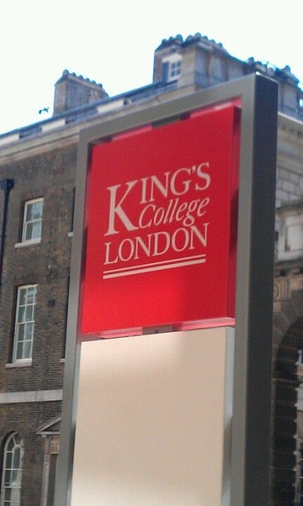 Studying In London, Kings College London Aesthetic, Kcl London, London University Aesthetic, Bff Scrapbook, Kings College London, London England Photography, University Accommodation, Uk College