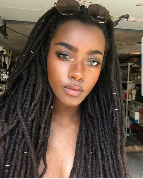 silent Long Dreadlocks, Beautiful Dreadlocks, Dreadlock Hairstyles, Locs Hairstyles, African Beauty, 인물 사진, Afro Hairstyles, Black Girls Hairstyles, Beautiful Black Women