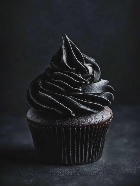 Get ready to eat the smoothest dark chocolate cakes you've ever tasted. These black velvet cupcakes are a simple to make and perfectly spooky. Black Velvet Cupcakes, Black Candy Apples, Christmas Cupcakes Recipes, Black Cupcakes, Halloween Buffet, Black Food Coloring, Coffee Shop Branding, Oreo Cupcakes, Ice Cake