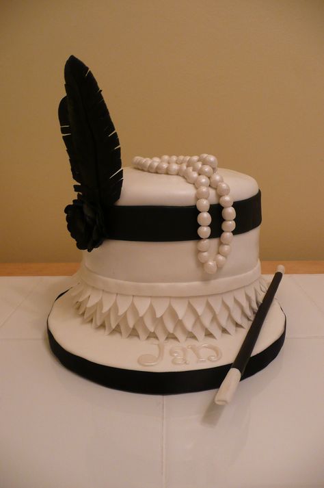 Black & White 20s Flapper Cake 1920s Cake, Gatsby Cake, Roaring 20s Birthday, Scalloped Cake, Gatsby Birthday Party, Art Deco Cake, Flapper Party, Buttercream Fondant, 20s Party