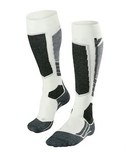 How to Prevent Cold Feet Skiing | Welove2skiWeLove2Ski Cashmere Socks, Ski Socks, Luge, Sport Outfit Woman, Womens Cashmere, Happy Socks, Snowboards, Knee High Socks, Sport Socks