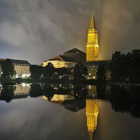 Lieblingsstadt und Wahlheimat, ist auch Nachts schön. #nofilter #Kielliebe #Kiel #kiwo #kielerwoche Travel, On Instagram, Quick Saves, Instagram, Kiel