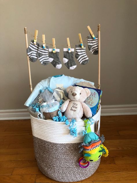 Boy Gift Basket Ideas, Baby Boy Gift Basket Ideas, Useful Presents, Diy Baby Boy, Boy Gift Basket, Newborn Gift Basket, Baby Boy Gift Baskets, Baby Shower Gift Box, Diaper Gifts