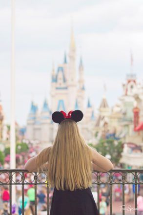 Disney Graduation, Disney Photo Ideas, Florida Photography, Life Abroad, Disney Memories, Cute Disney Pictures, Disney Photography, Disney Dreams, Make Your Dreams Come True