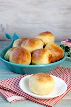 Angel Rolls | Light and feathery, these rolls will be a family favorite! Find recipe at redstaryeast.com. Angel Rolls Recipe, Angel Rolls, Assorted Breads, Thanksgiving Dinner Rolls, Homemade Yeast, Red Star Yeast, Yeast Recipes, Sugar Replacement, Dinner Roll