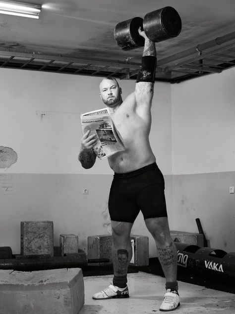 Martin Strongman Training, World's Strongest Man, Game Of Thrones Cast, Sports Design Ideas, Hunks Men, Photographie Portrait Inspiration, Lifting Weights, Mike Tyson, Gentleman Style