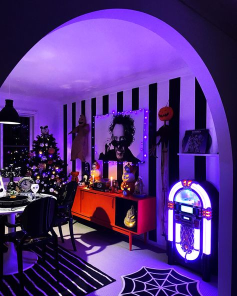 Tim Burton Interior Design, Tim Burton Living Room, Tim Burton Inspired Room, Tim Burton Room Decor, Tim Burton Bedroom Ideas, Tim Burton Themed Room, Tim Burton Room Ideas, Tim Burton Bedroom, Tim Burton Room