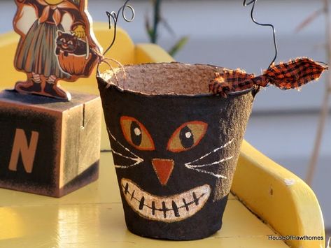 I Love Vintage Halloween - House of Hawthornes Vintage Halloween Crafts, Paper Mache Halloween, Peat Pots, Halloween Folk Art, Halloween Buckets, Fall Things, Primitive Halloween, Pot Ideas, Halloween Bash