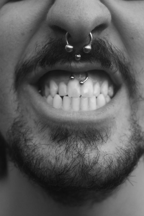 Septum, Medusa, and Smiley piercings Guys With Nose Piercings, Septum Piercing Men, Piercing Nostril, Mouth Piercings, Men's Piercings, Piercing Labret, Faux Piercing, Smiley Piercing, Medusa Piercing