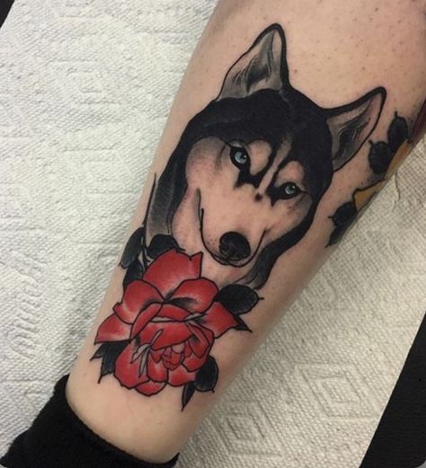 15 Best Husky Tattoo Ideas Husky Tattoo Ideas, Husky Tattoo Design, Cutest Tattoos, Message Tattoo, Husky Tattoo, Wolf Sleeve, Small Wolf Tattoo, Bookish Tattoos, Husky Owner