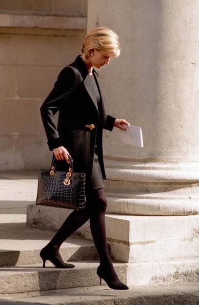 90s Minimalism, Chique Outfit, Princess Diana Fashion, Style Royal, Princes Diana, Diana Fashion, Lady Diana Spencer, Charlotte Casiraghi, Diana Spencer