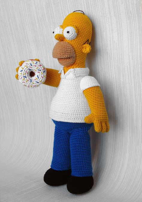 Homer Simpson Crochet Geek, Homer Simpson, Crochet Diy, Crochet Toy, Crochet Doll Pattern, Crochet Toys Patterns, Knitted Toys, Crochet Gifts, Doll Pattern