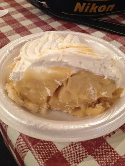 Butterscotch Meringue Pie Recipe, Butterscotch Cream Pie, Amish Village, Homemade Butterscotch, Amish Food, Pennsylvania Dutch Recipes, Butterscotch Pie, Mennonite Recipes, Amish Life