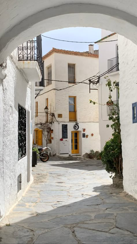 street, village, spain, spanish, cadaques, architecture, house, white, blu, aesthetic, trip, holidays, travel, european summer Spain Villa Aesthetic, Spanish Core Aesthetic, Old Spanish Aesthetic, Spanish Holiday Aesthetic, Spanish Summer Aesthetic, Spain Houses, Spanish Aesthetic, House In Spain, Aesthetic Trip