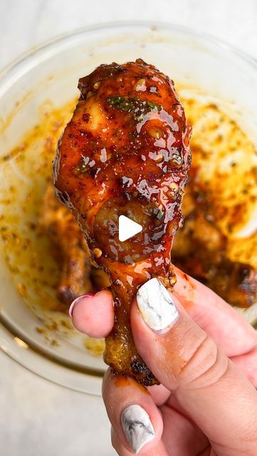 Mallory Austin | Food Blogger on Instagram: "Crispy air fried sweet chili chicken wings. These are garlicky, sweet and sticky, with tangy citrusy lime and a good kick of heat! ✨Recipe linked in my bio✨ You’ll love these easy chicken wings. You can make them in the oven or in an air fryer. Of course you can deep fry them too! These make the perfect game day food and it’s an appetizer that’s finger licking good and disappears quickly. #chickenwings #chickenwing #sweetchili #gamedayfood #appetizerideas #footballfood #superbowl2024 #appetizers #superbowlfood #easyappetizers #airfryer" Chili Chicken Wings, Sweet Chili Chicken Wings, Deep Fried Chicken Wings, Easy Chicken Wings, Sweet Chili Chicken, Chili Chicken, Austin Food, Deep Fry, Super Bowl Food