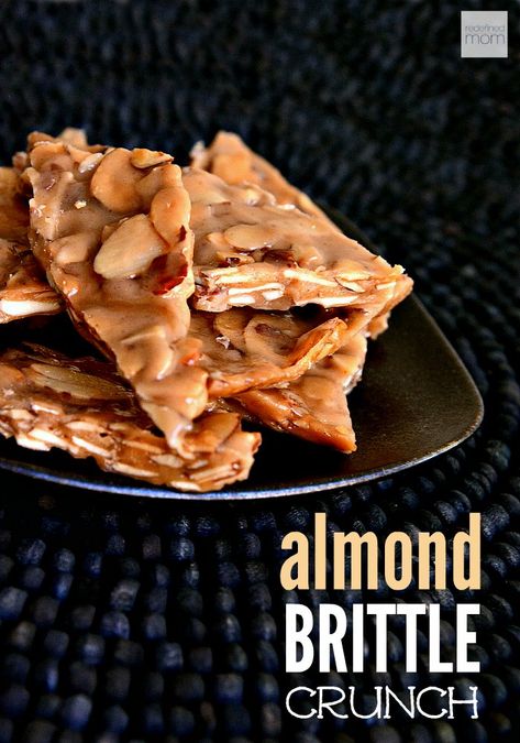 Almond Brittle Recipes Simple, Almond Toffee Brittle, Almond Crunch Candy, Nut Brittle Recipe Simple, Fast Sweet Snacks, Peanut Brittle Recipe, Almond Brittle, حلويات عربية, Crunch Recipe