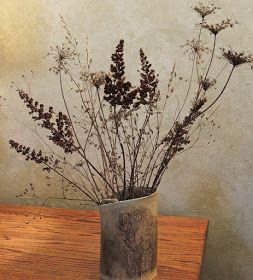 Dried Arrangements, Winter Floral Arrangements, Home Design Diy, Winter Floral, Unique Planter, Autumn Decorating, Dry Plants, Dry Flowers, Flower Quotes