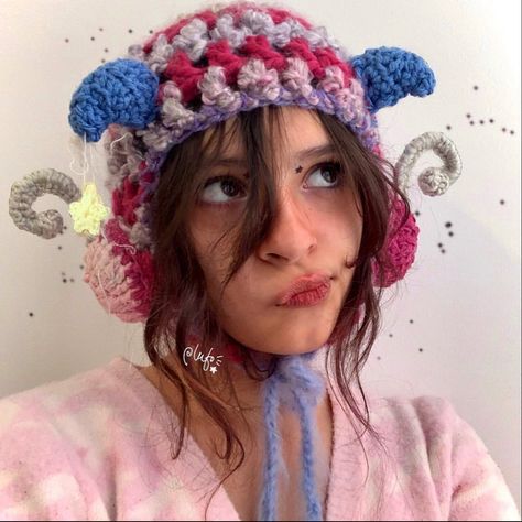 Crazy Crochet Hats, Funky Crochet Hat, Funky Crochet, Crochet Balaclava, Funky Hats, Crochet Tutorial Pattern, Crochet Knit Hat, Crochet Goodies, Crochet Fashion Patterns