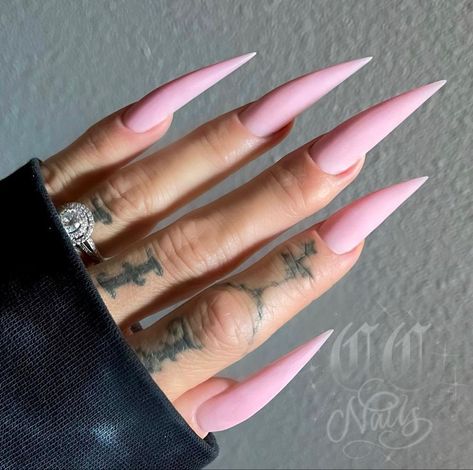 Gold Stiletto Nails, Pink Stiletto Nails, Yeri Mua, Stilleto Nails Designs, Ballet Nails, Sharp Nails, Nail Jewelry, Toe Nail Designs, Dream Nails