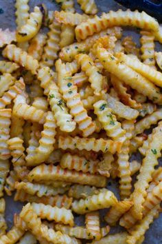 Garlic Butter Fries?!?! Um, YES. I need these in my life. Homemade garlic butter tossed with crinkle cut fries! Crinkle Fries, Crinkle Cut Fries, Homemade Garlic Butter, Homemade Fries, Zombies 2, Fries Recipe, Garlic Fries, Potato Dishes, Side Recipes