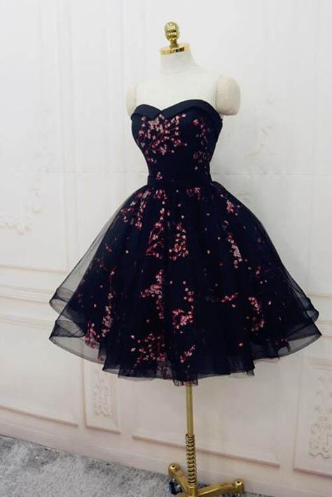 Black Cute Sweetheart Tulle Formal Dresses, Puffy Strapless Appliqued Homecoming Dress N1878 – Simibridaldress Floral Formal Dresses, Formal Dresses Black, Strapless Homecoming Dresses, Black Party Dress, Mini Prom Dresses, Floral Dress Formal, Dress Homecoming, Black Party Dresses, Lace Homecoming Dresses