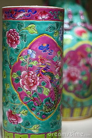 Art Chinois, Chinoiserie Decorating, Chinese Pottery, Chinese Vase, Chinoiserie Chic, Asian Decor, House Plants Decor, Green Vase, Plywood Furniture