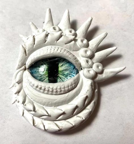 Clay Dragon Eye, Dragon Eye Drawing, Mythical Creatures Drawings, Lizard Eye, Dragons Eye, Fantasy Craft, Dragon Eyes, Dragon Face, Polymer Clay Dragon