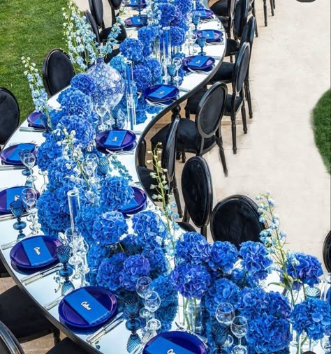 All Shades Of Blue Party Decorations, Blue And White Event Decor, Shades Of Blue Party Decorations, Table Decorations Navy Blue, Blue Aesthetic Wedding, Blue Event Decor, Royal Blue Decor, Royal Blue Aesthetic, Egypt Wedding