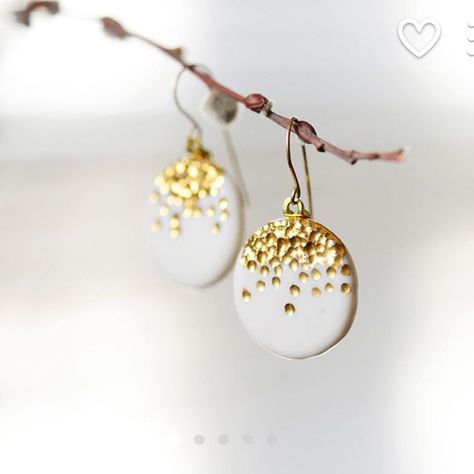 nothing I love more than selling out of these specially designed 22k gold porcelain sparklers ❤ (from the #porcelainandstone etsy shop) Joululahjat Diy, Cercei Din Lut Polimeric, Clay Christmas Decorations, Diy Jewelry To Sell, Ceramic Jewellery, Sweet Earrings, Porcelain Earrings, Diy Jewelry Unique, Polymer Clay Jewelry Diy