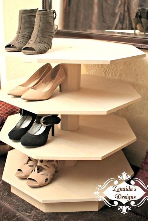 Homemade Shoe Rack, Easy Shoe Storage, Spinning Shoe Rack, Diy Shoe Rack Ideas, Homemade Shoes, Spin Shoes, Diy Bedroom Storage, Diy Shoe Rack, Shoes Rack