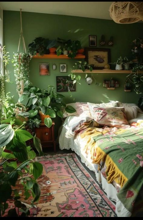 Earthy Bedroom Aesthetic, Maximalist Bedroom, Boho Bedroom Decor Ideas, Creative Headboard, Maximalist Interior Design, Earthy Bohemian, Earthy Bedroom, Cozy Fall Bedroom, Fall Bedroom