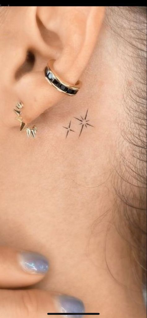 Star Tattoos Behind Ear, North Star Tattoos, Tattoo Sonne, Sparkle Tattoo, Small Star Tattoos, Behind Ear Tattoos, Unique Tattoos For Women, Tiny Tattoos For Women, Petite Tattoos