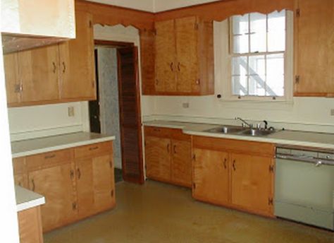 Outdated 1960s Kitchen 1960 Kitchen Remodel, 60s Kitchen Remodel, 1960s Kitchen Cabinets, 60s Kitchen, 1960s Kitchen, Old Country Houses, Affordable Kitchen, Rental Kitchen, Budget Kitchen Remodel