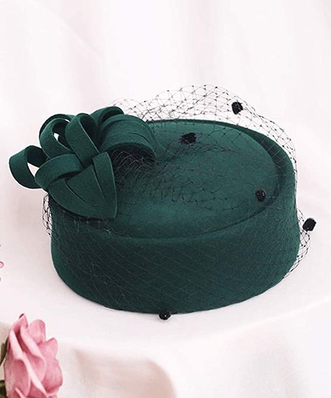 Fascinator Hats Outfit, British Hats, Felt Beret, Church Lady Hats, Green Fascinator, Occasion Hats, Brim Hats, Elegant Hats, Classic Hats